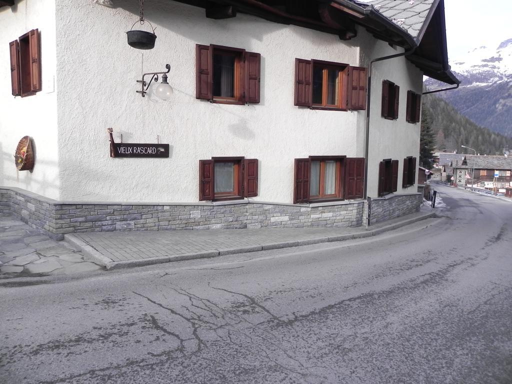 Le Vieux Rascard Chambres D'Hotes Champoluc Kamer foto