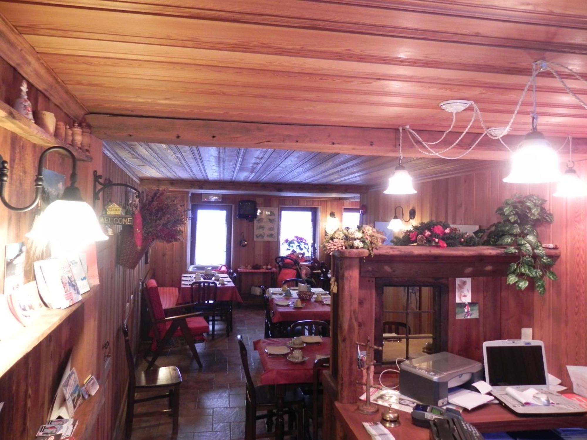 Le Vieux Rascard Chambres D'Hotes Champoluc Buitenkant foto
