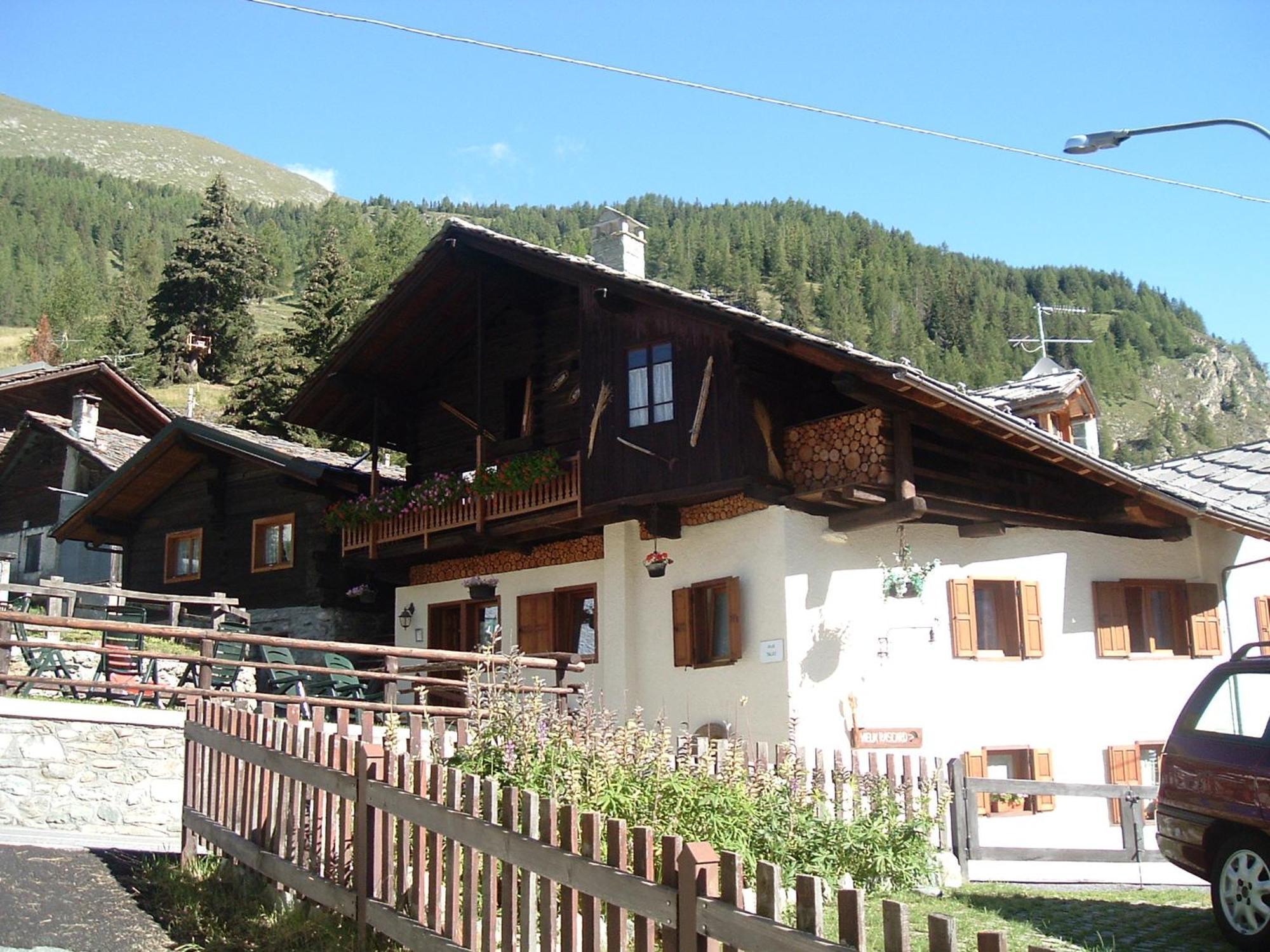 Le Vieux Rascard Chambres D'Hotes Champoluc Buitenkant foto