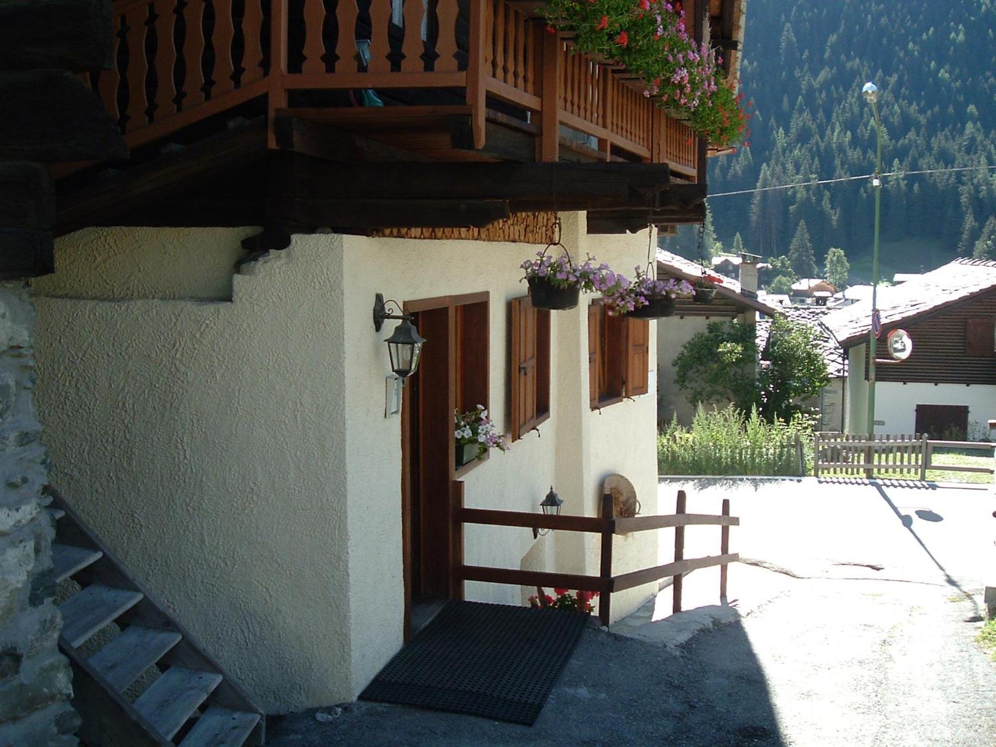 Le Vieux Rascard Chambres D'Hotes Champoluc Buitenkant foto