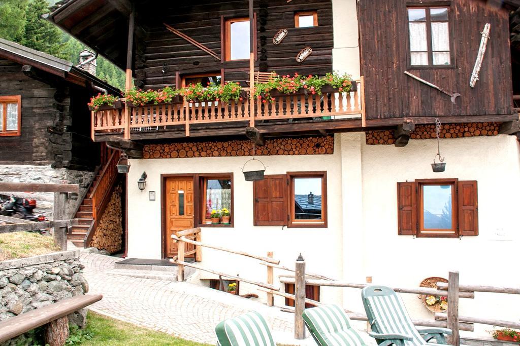 Le Vieux Rascard Chambres D'Hotes Champoluc Buitenkant foto