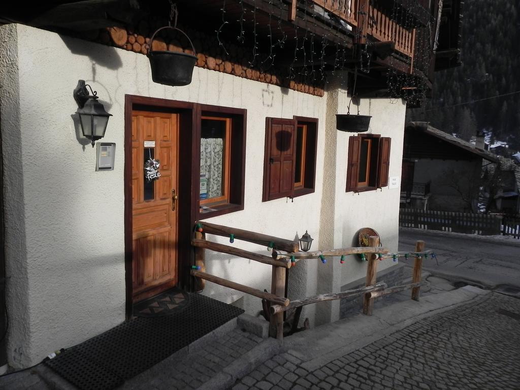 Le Vieux Rascard Chambres D'Hotes Champoluc Buitenkant foto